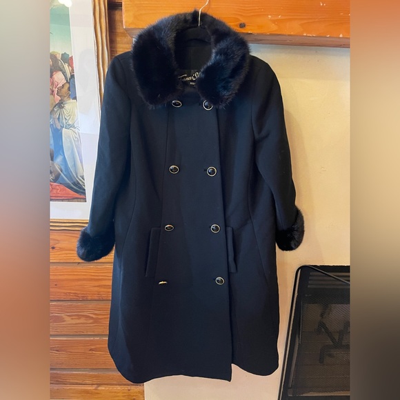 1970s Adolphe Zelinka Vintage Virgin Wool Coat with Real Fur Trim - Picture 1 of 2
